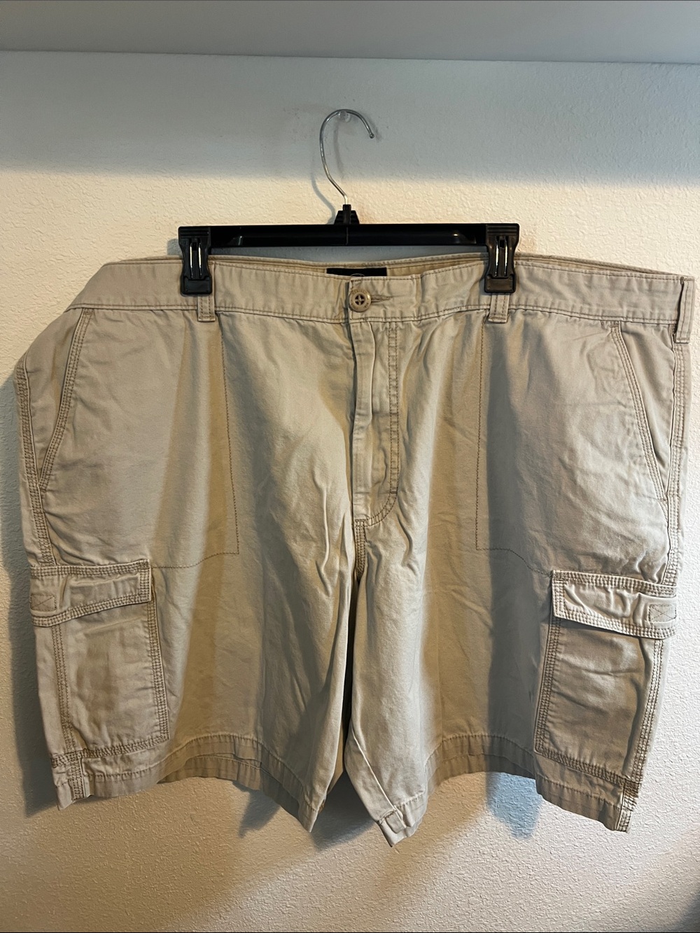 RedHead Men's Tan Cargo Shorts - Utility Pockets